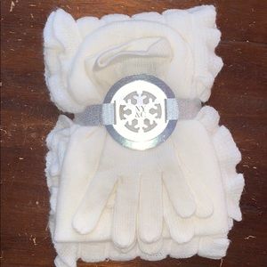 New York & Company scarf, gloves, and hat set